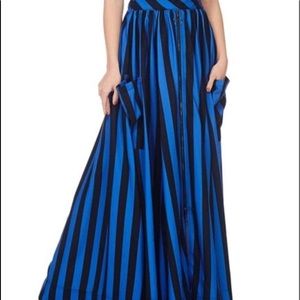 Plus size skirt with front zipper